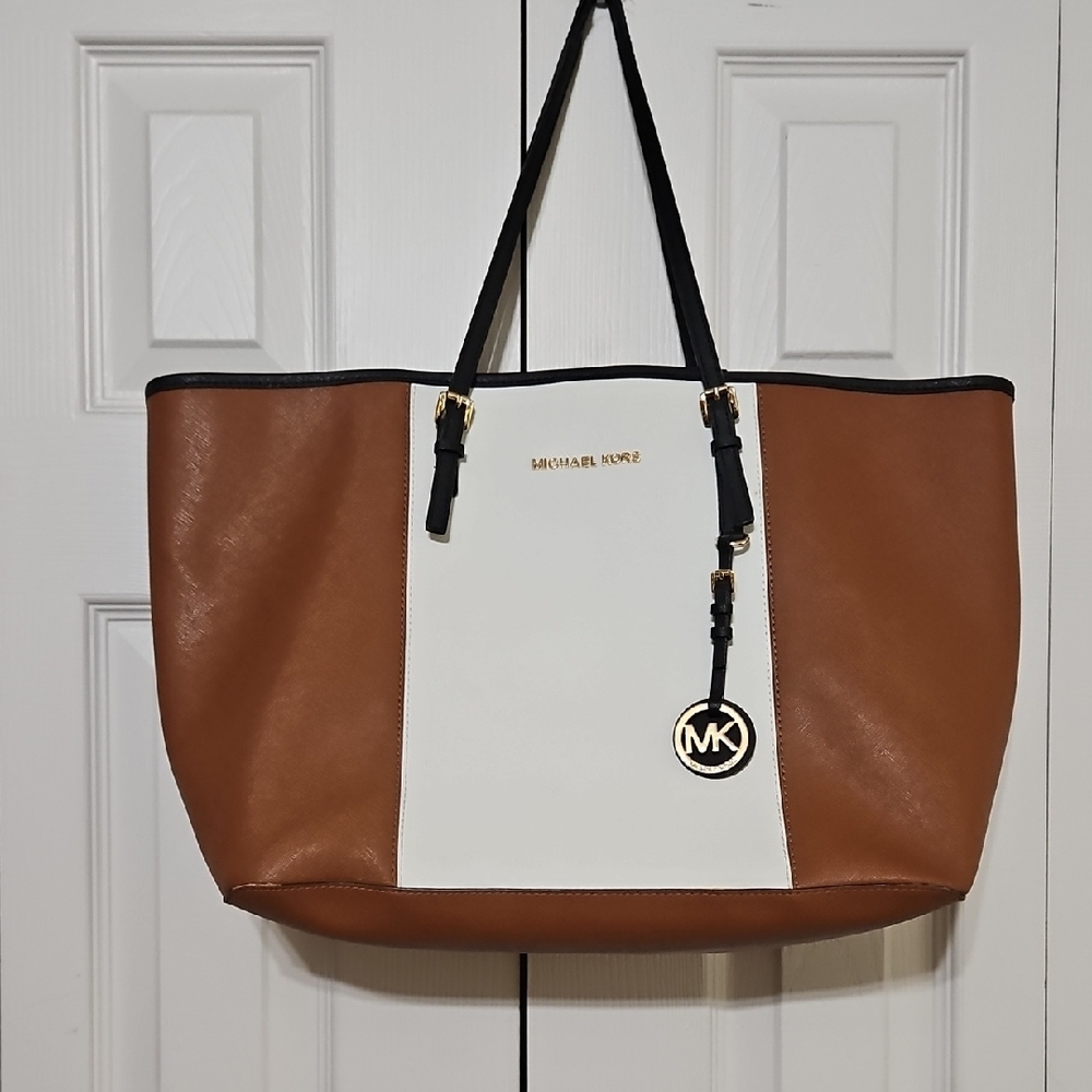 SALE! Michael Kors Jet Set Large Tote Bag